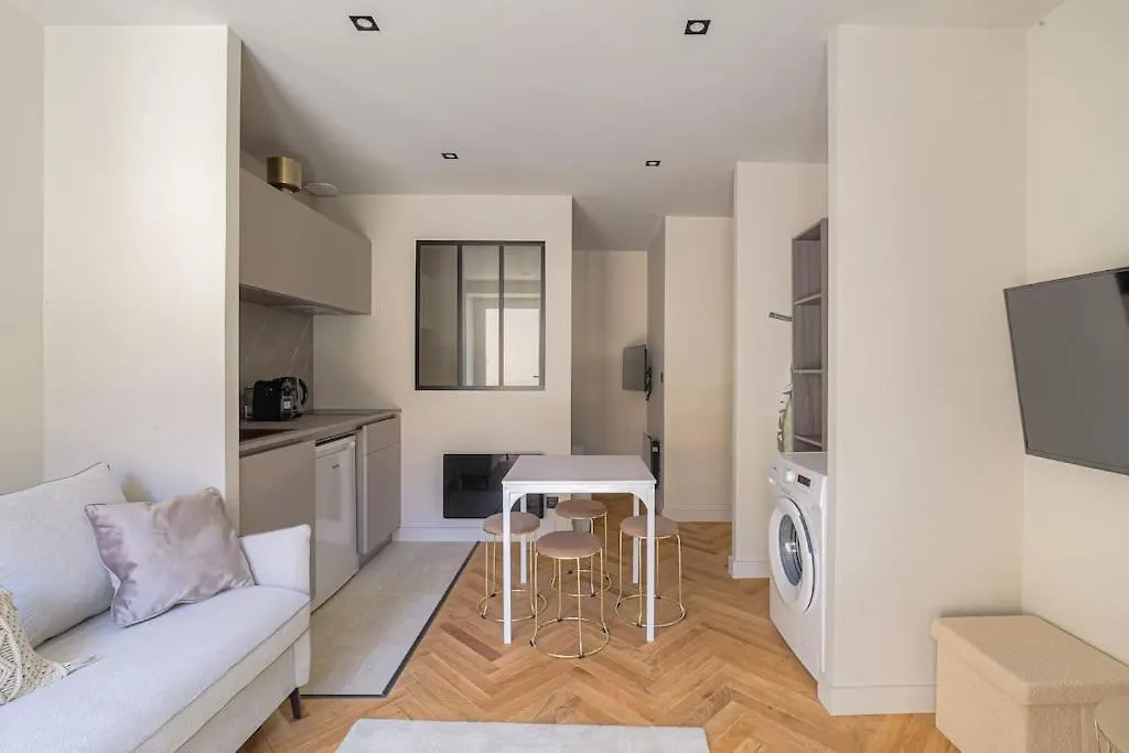 Studio With Sleeping Area For 4, Saint-Didier Saint-Didier-au-Mont-d'Or